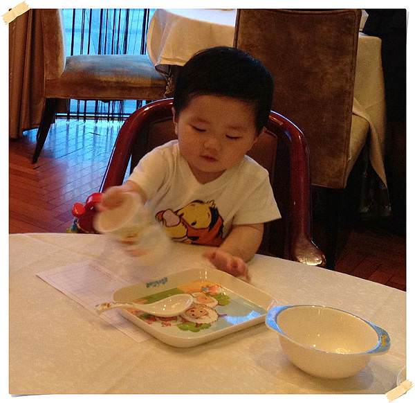 小兔兔自己吃飯-30
