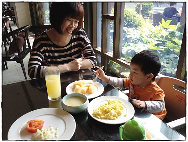 小兔兔自己吃飯-28