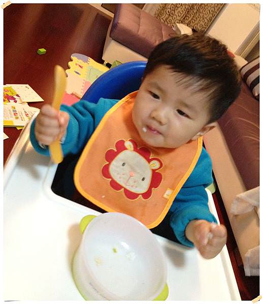 小兔兔自己吃飯-26