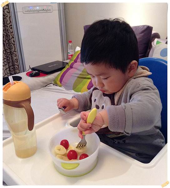 小兔兔自己吃飯-6