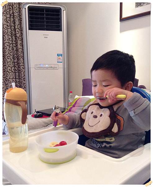 小兔兔自己吃飯-5