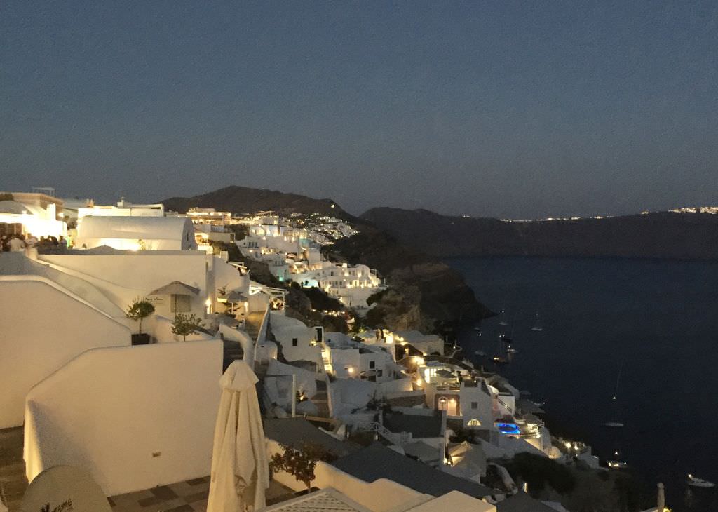 伊亞夜晚-2.jpg