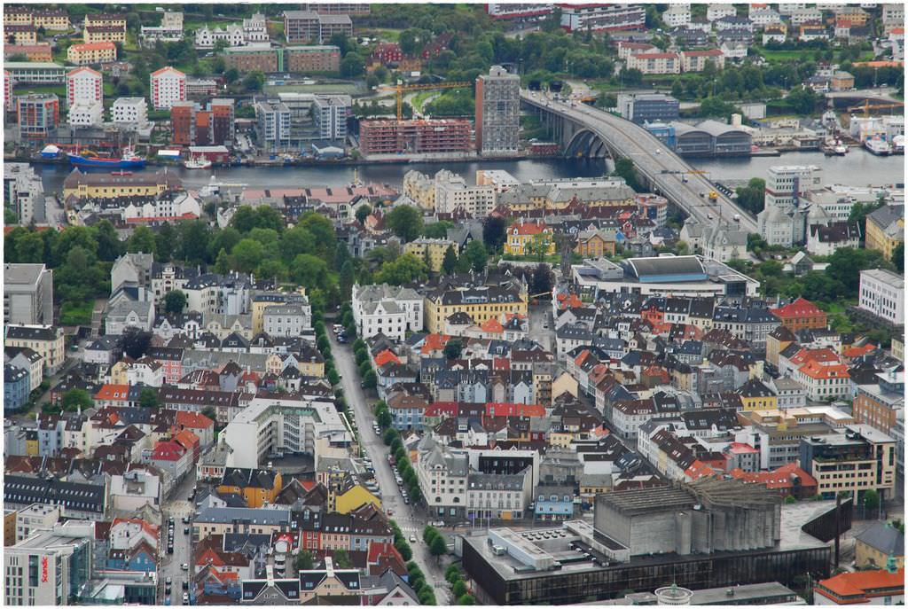 bergen top-7.JPG
