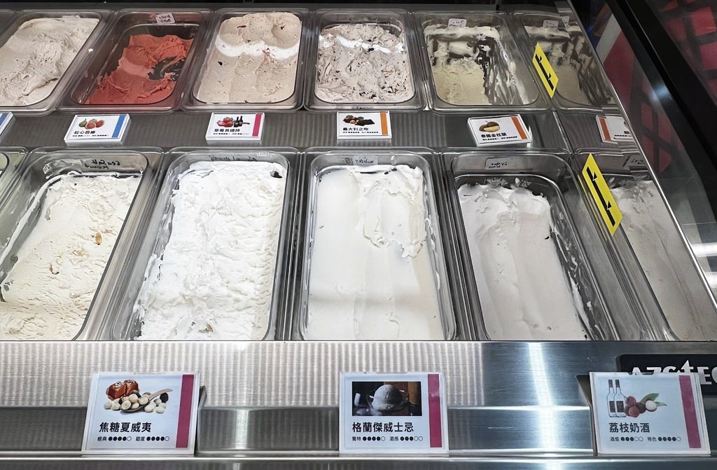 【慢旅行。桃園美食推薦】以50年老教堂改建而成的餐酒館【癮食聖堂】為起點 , 開始我們的【忠貞新村文化園區】探訪 , 台灣唯一融合滇緬泰族裔特色的文化聚落 - 第55張圖