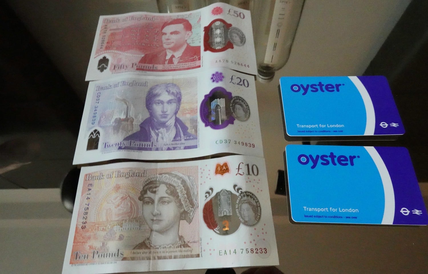 出走。英國倫敦】倫敦(London)交通攻略｜如何搭乘地鐵? Oyster Card(牡蠣卡)怎麼買? 搭乘旅遊巴士前往哈利波特影城(Wamer  Bros. Studio) – 格格x出走x慢旅行