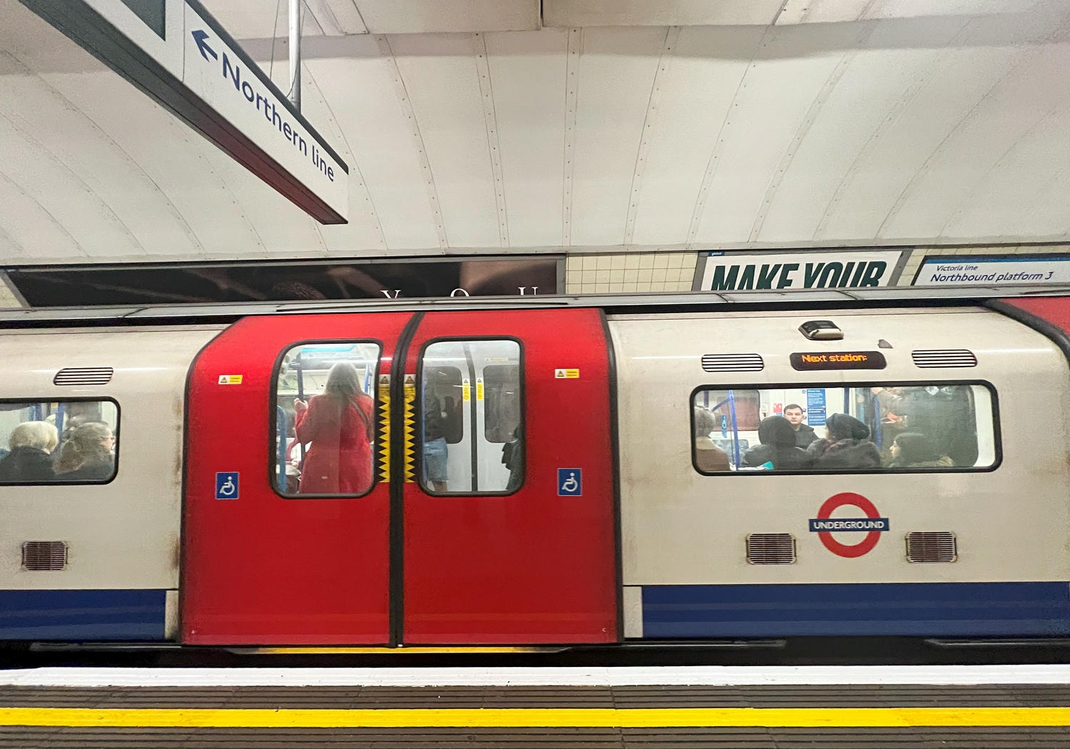 【出走。英國倫敦】倫敦(London)交通攻略。如何搭乘地鐵? Oyster Card(牡蠣卡)怎麼買? 搭乘旅遊巴士前往哈利波特影城(Wamer Bros. Studio) - 第8張圖