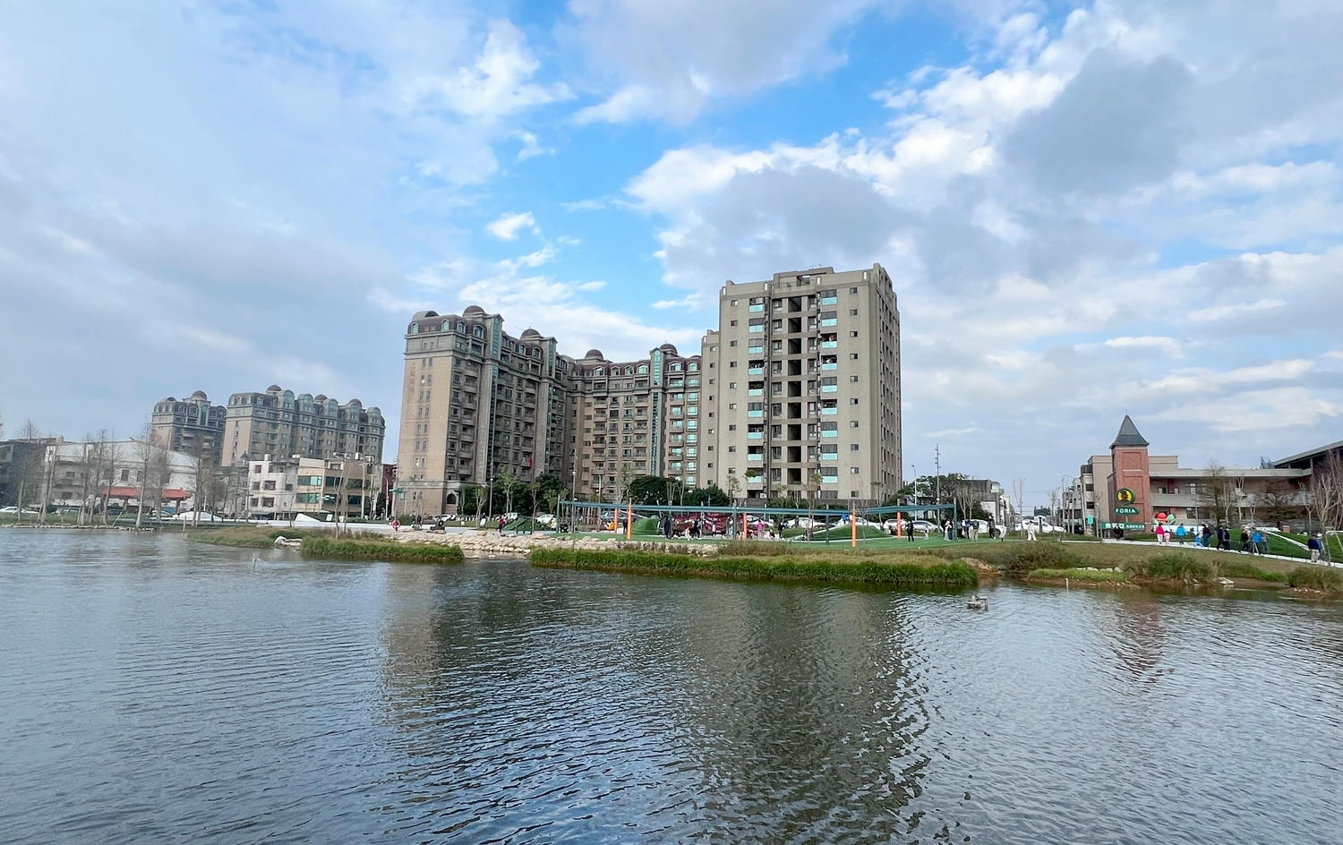 【慢旅行。桃園景點推薦】大園華興池生態埤塘公園 , 全新推出【喬寓咖啡(The Qaio)】, 特色遊樂園、賞景、飛機一站式親子樂園 - 第29張圖