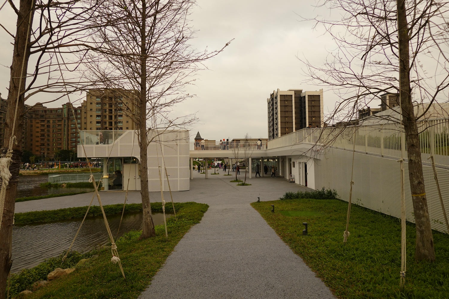 【慢旅行。桃園景點推薦】大園華興池生態埤塘公園 , 全新推出【喬寓咖啡(The Qaio)】, 特色遊樂園、賞景、飛機一站式親子樂園 - 第37張圖