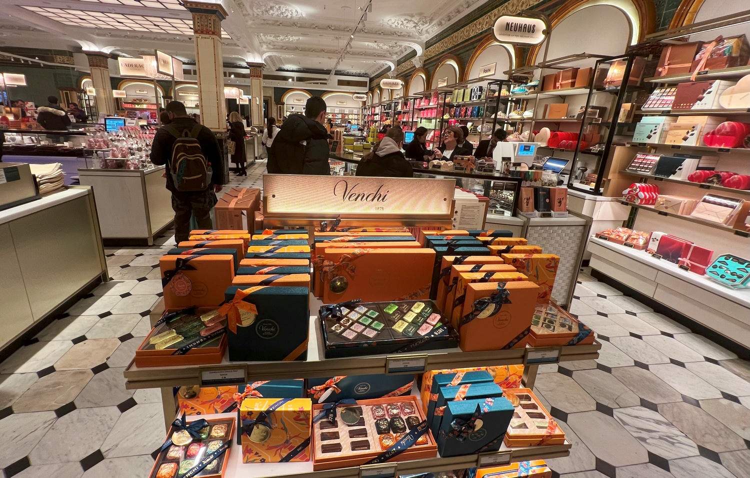 【出走。英國倫敦】英式下午茶推薦 , Harrods Tea Rooms經典下午茶與奢華購物的完美邂逅(已更名為The Georgian at Harrods) - 第33張圖