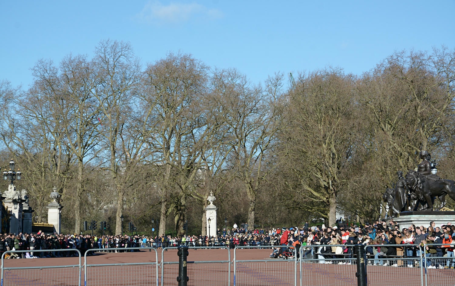 【出走。英國倫敦】走進白金漢宮(Buckingham Palace) , 觀看衛兵交接儀式的魅力 , 時間路線 , 親子觀賞指南(冬季版) - 第15張圖