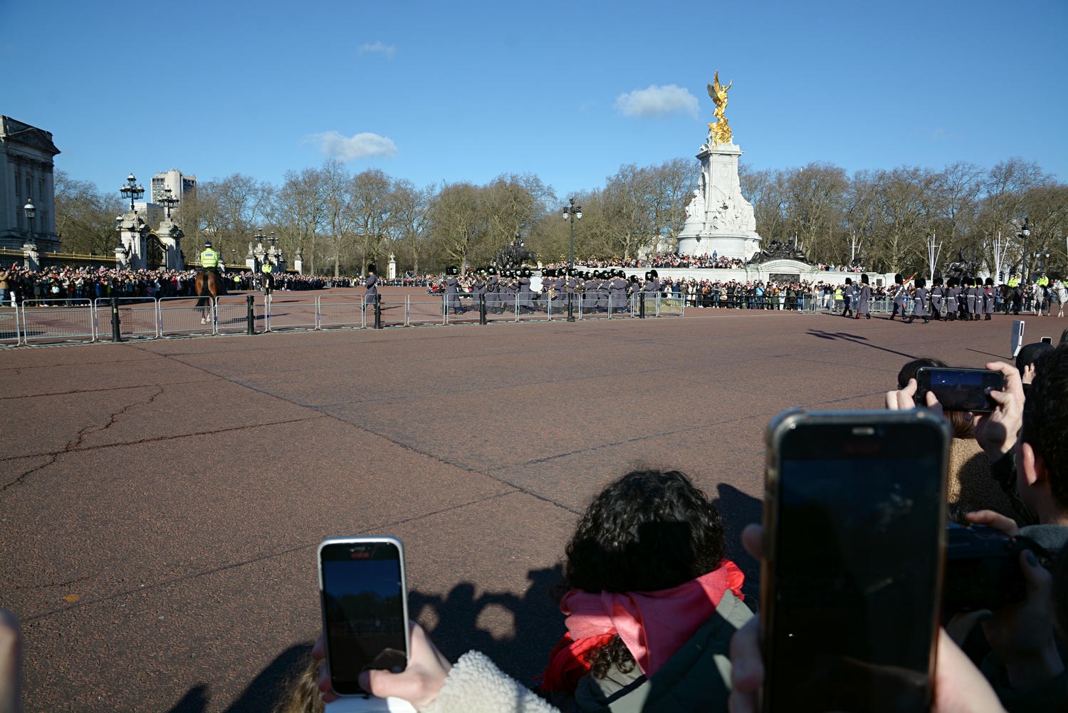 【出走。英國倫敦】走進白金漢宮(Buckingham Palace) , 觀看衛兵交接儀式的魅力 , 時間路線 , 親子觀賞指南(冬季版) - 第28張圖