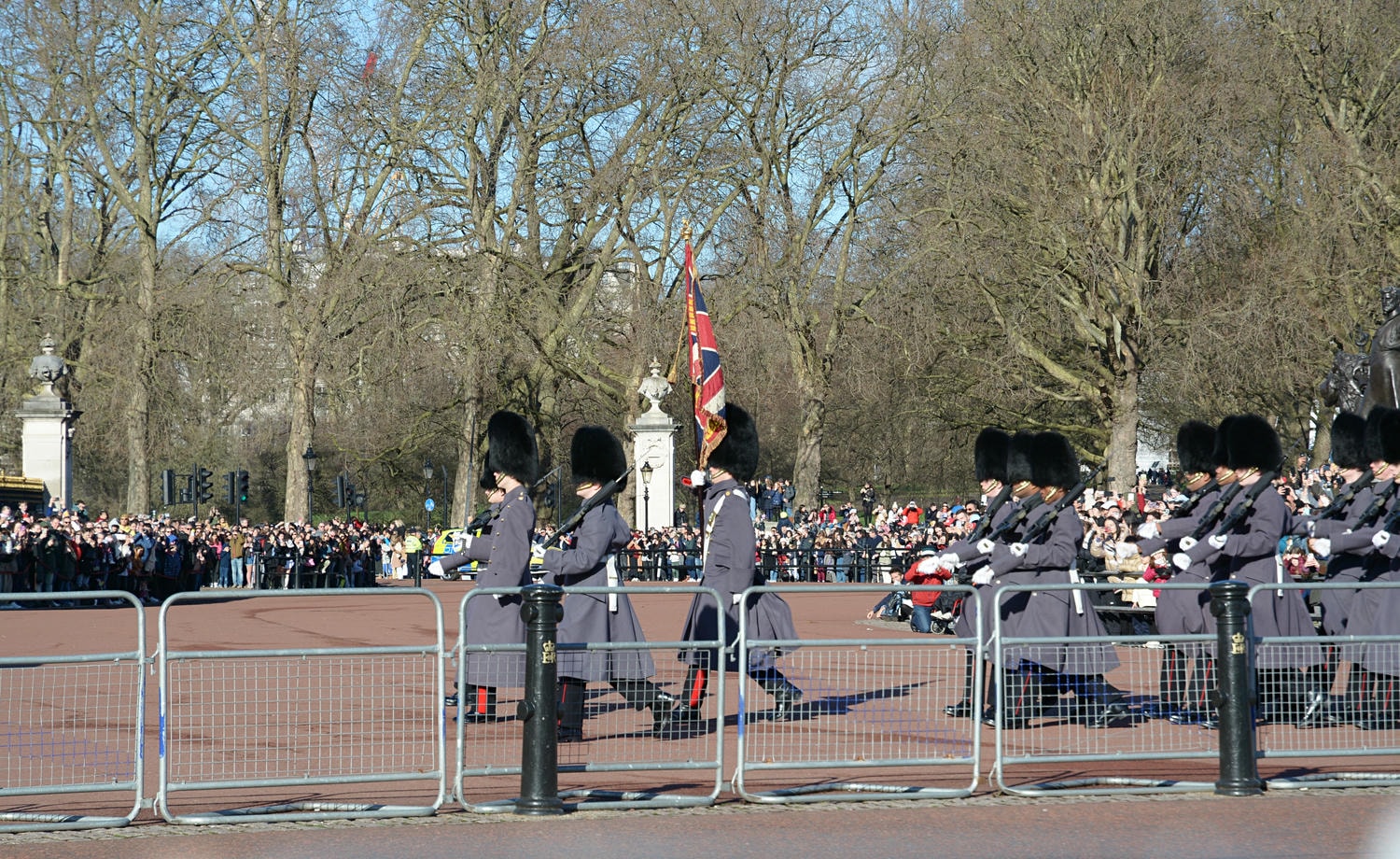 【出走。英國倫敦】走進白金漢宮(Buckingham Palace) , 觀看衛兵交接儀式的魅力 , 時間路線 , 親子觀賞指南(冬季版) - 第30張圖