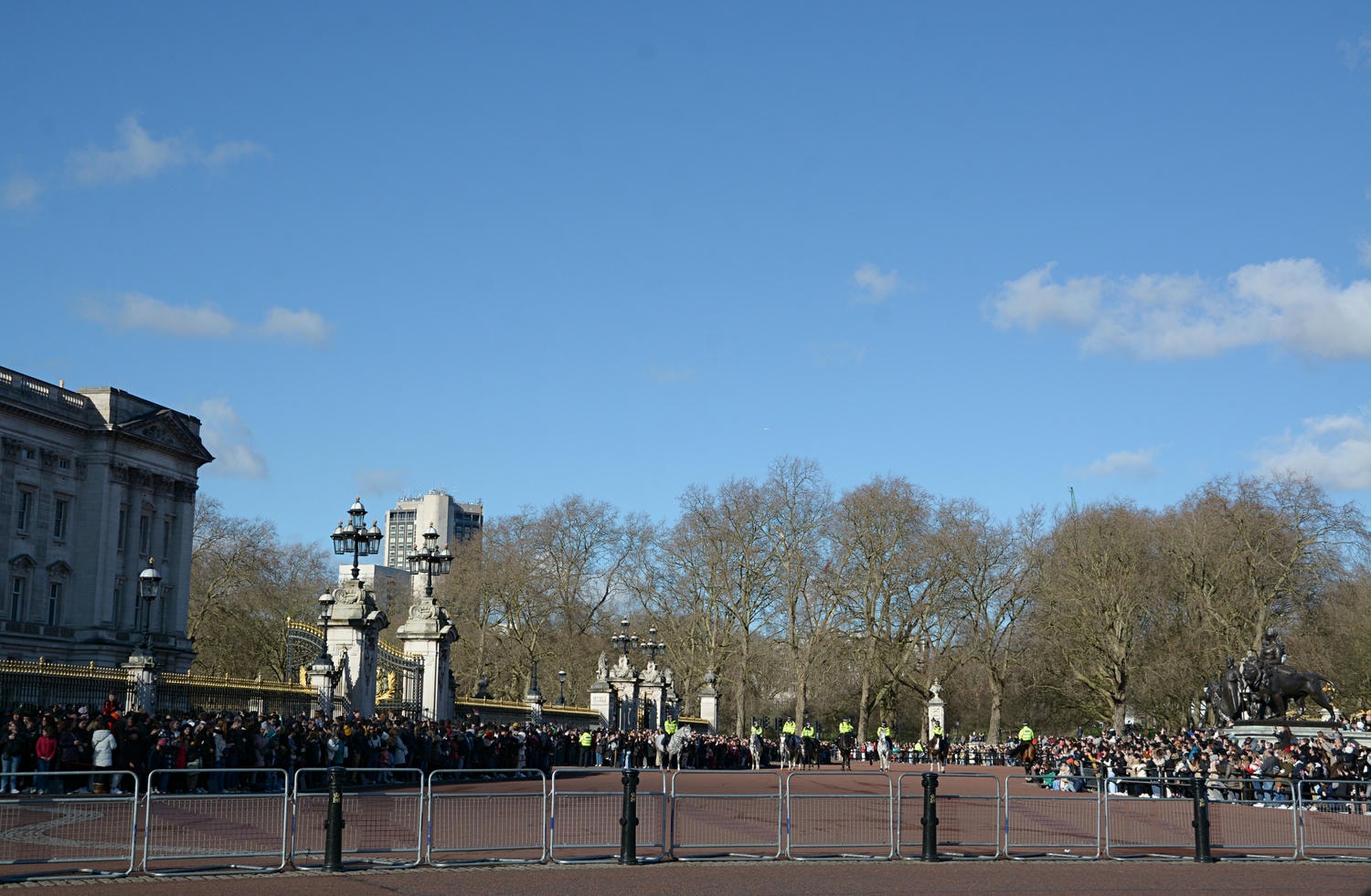【出走。英國倫敦】走進白金漢宮(Buckingham Palace) , 觀看衛兵交接儀式的魅力 , 時間路線 , 親子觀賞指南(冬季版) - 第32張圖