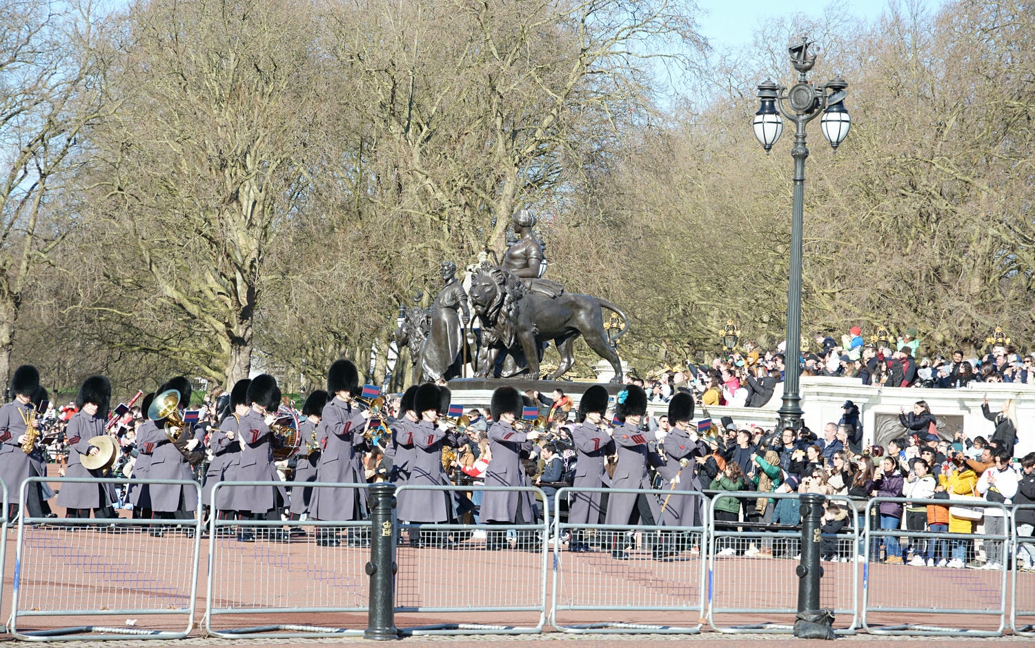 【出走。英國倫敦】走進白金漢宮(Buckingham Palace) , 觀看衛兵交接儀式的魅力 , 時間路線 , 親子觀賞指南(冬季版) - 第34張圖