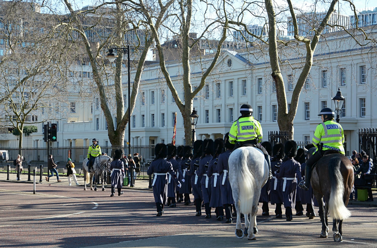 【出走。英國倫敦】走進白金漢宮(Buckingham Palace) , 觀看衛兵交接儀式的魅力 , 時間路線 , 親子觀賞指南(冬季版) - 第39張圖