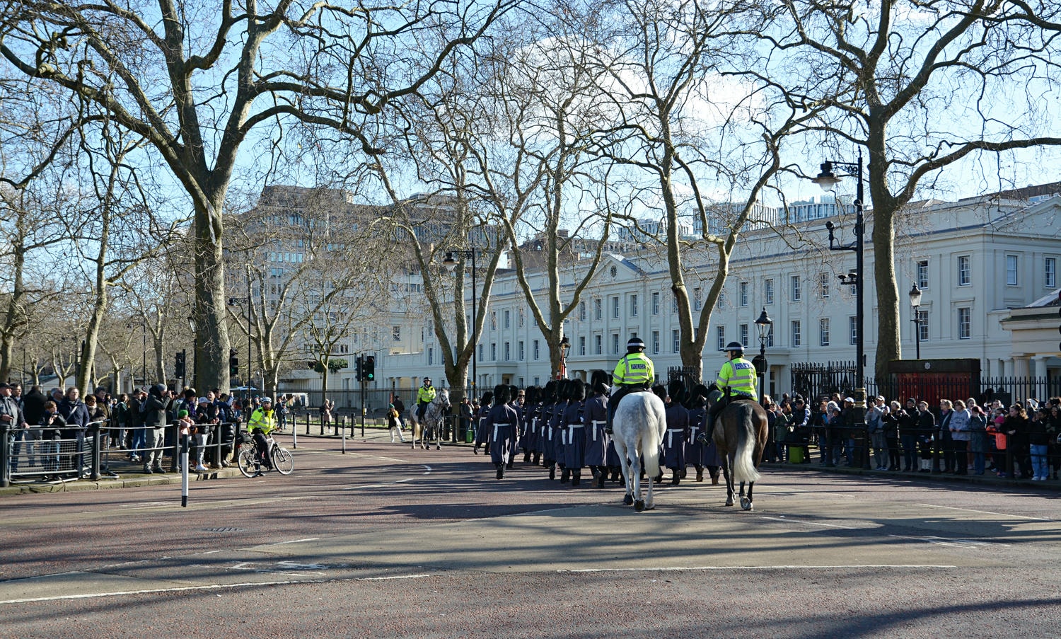 【出走。英國倫敦】走進白金漢宮(Buckingham Palace) , 觀看衛兵交接儀式的魅力 , 時間路線 , 親子觀賞指南(冬季版) - 第38張圖