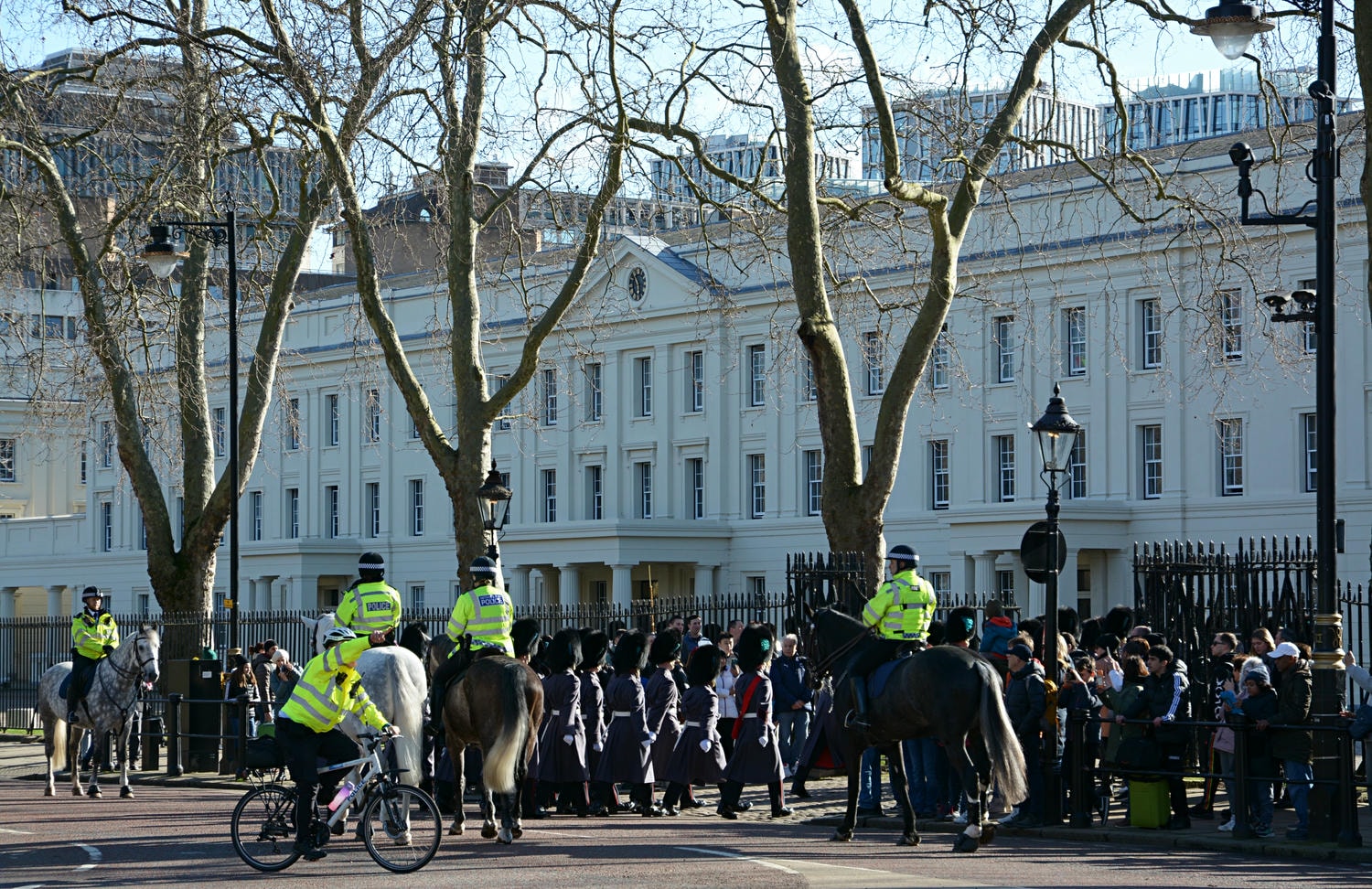 【出走。英國倫敦】走進白金漢宮(Buckingham Palace) , 觀看衛兵交接儀式的魅力 , 時間路線 , 親子觀賞指南(冬季版) - 第40張圖