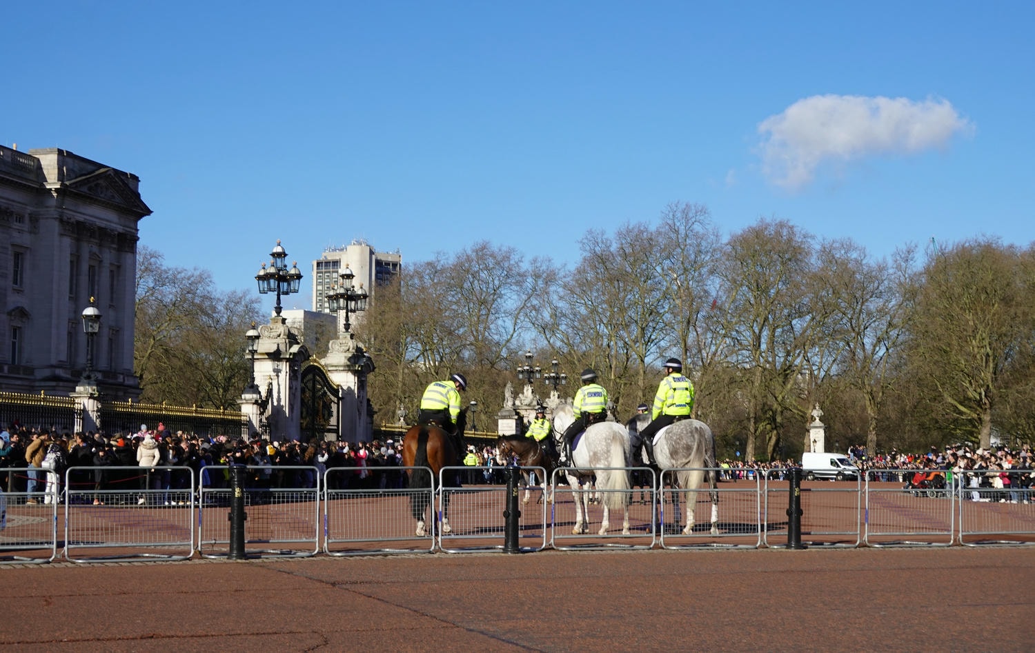 【出走。英國倫敦】走進白金漢宮(Buckingham Palace) , 觀看衛兵交接儀式的魅力 , 時間路線 , 親子觀賞指南(冬季版) - 第18張圖