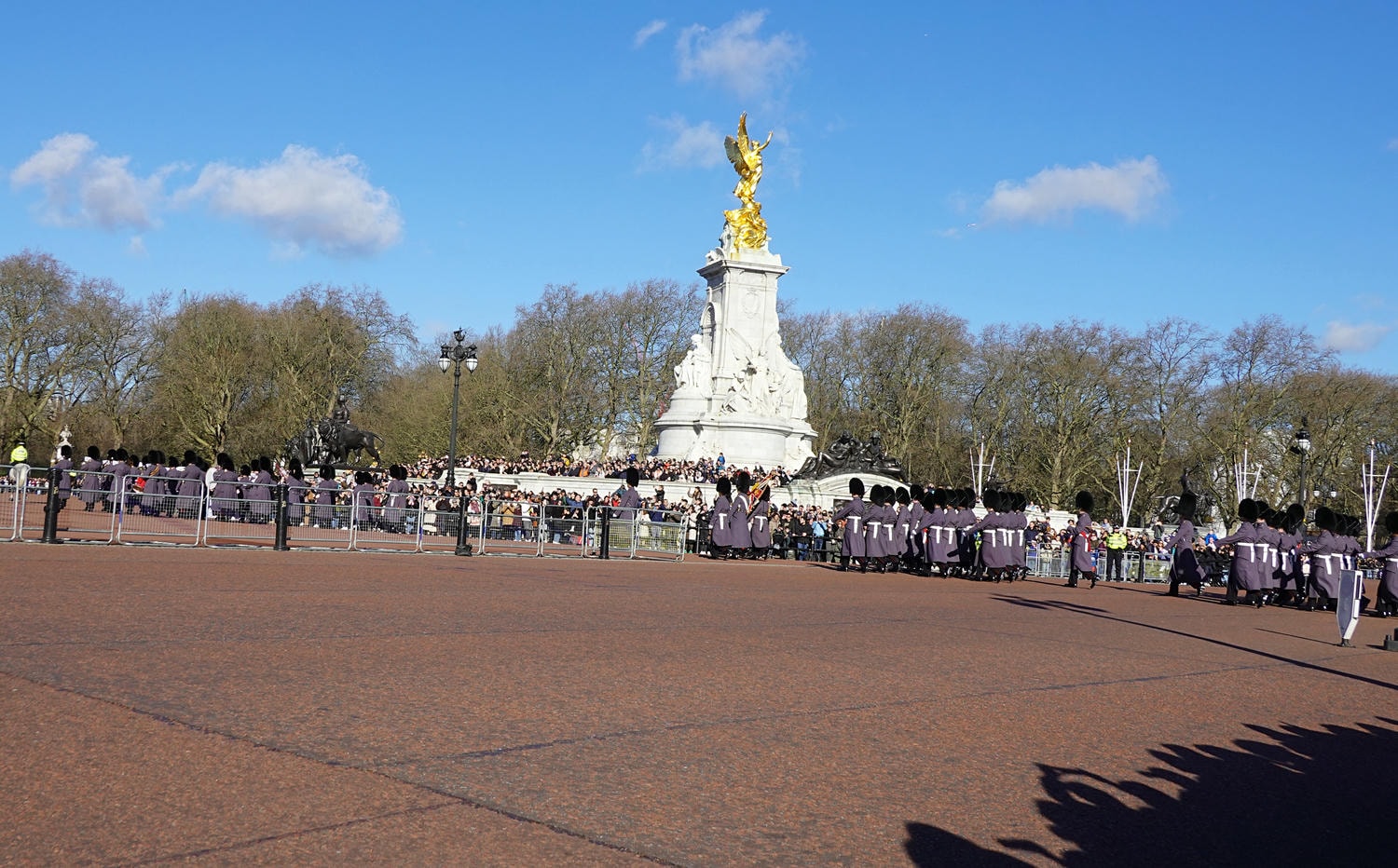 【出走。英國倫敦】走進白金漢宮(Buckingham Palace) , 觀看衛兵交接儀式的魅力 , 時間路線 , 親子觀賞指南(冬季版) - 第26張圖