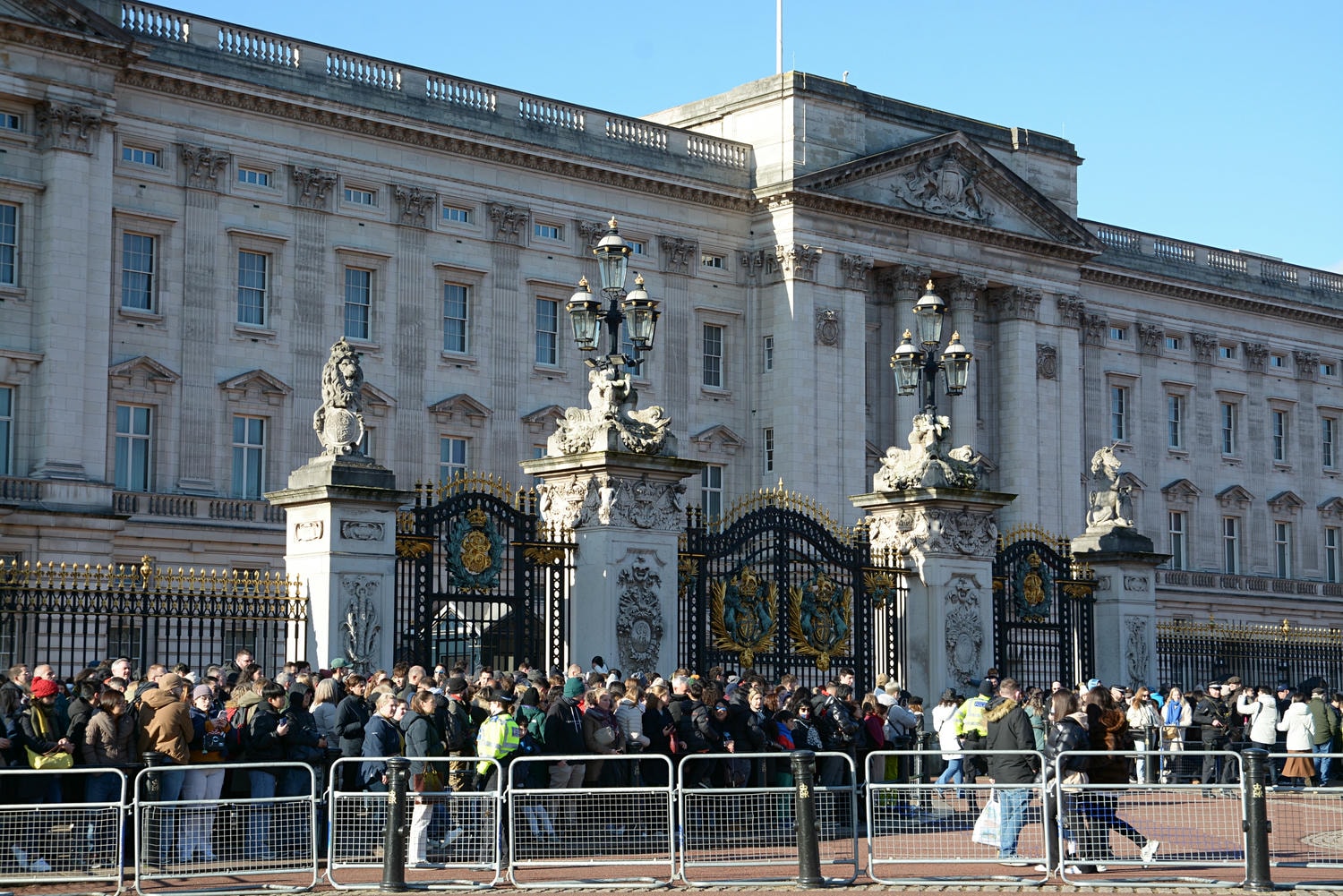 【出走。英國倫敦】走進白金漢宮(Buckingham Palace) , 觀看衛兵交接儀式的魅力 , 時間路線 , 親子觀賞指南(冬季版) - 第4張圖
