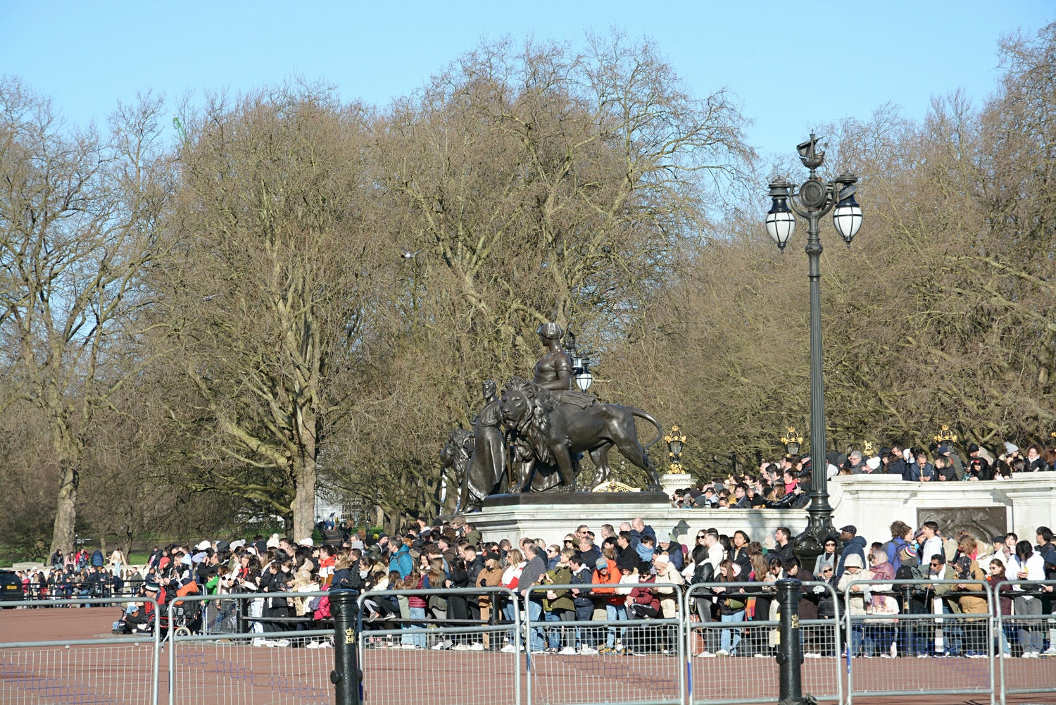 【出走。英國倫敦】走進白金漢宮(Buckingham Palace) , 觀看衛兵交接儀式的魅力 , 時間路線 , 親子觀賞指南(冬季版) - 第19張圖