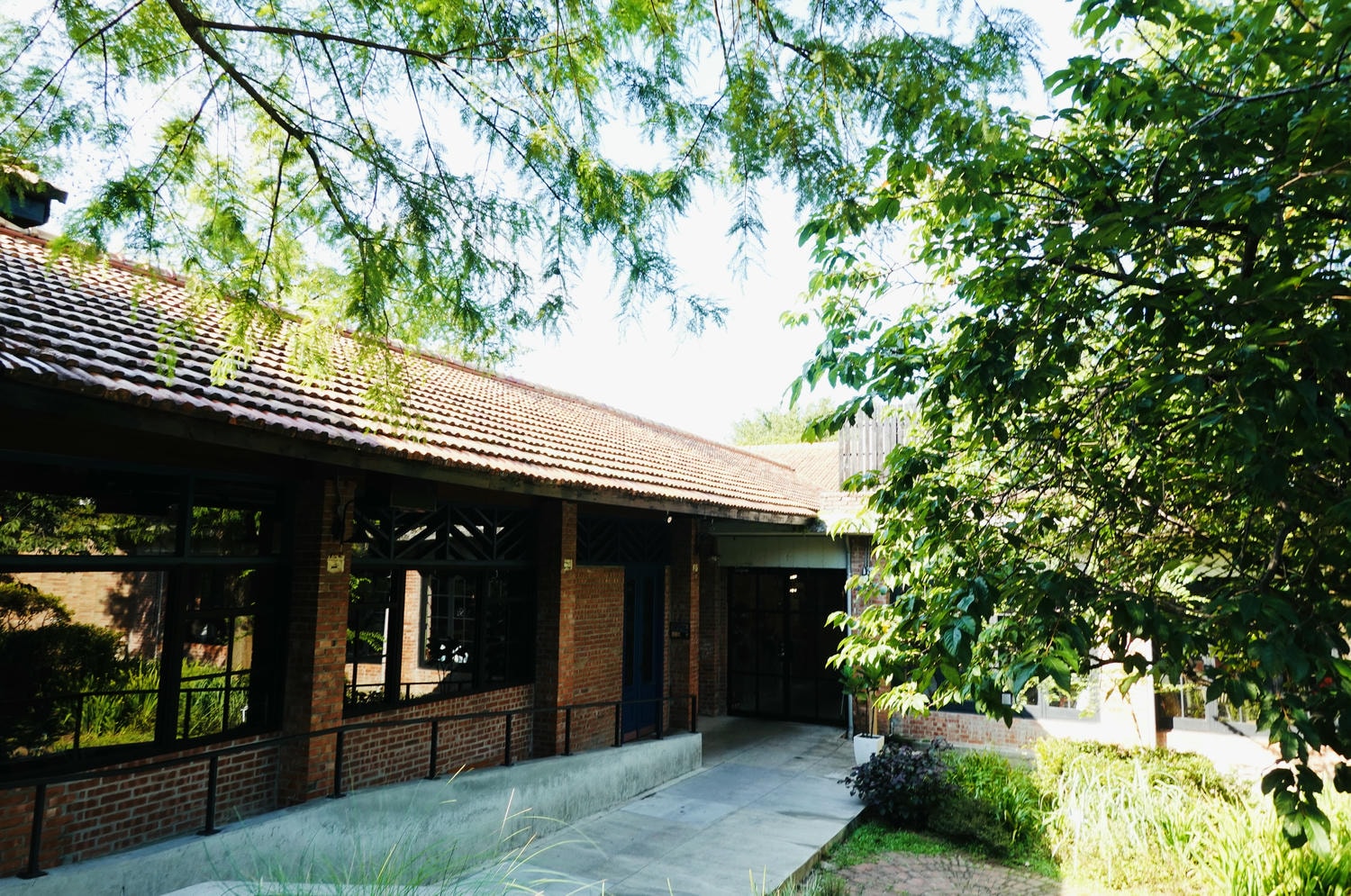 【慢旅行。台北景點推薦】走進陽明山草山小鎮(Old Town) ,彷彿置身美國小鎮 , Brick Yard 33 1/3-BY33 美軍俱樂部 - 第28張圖