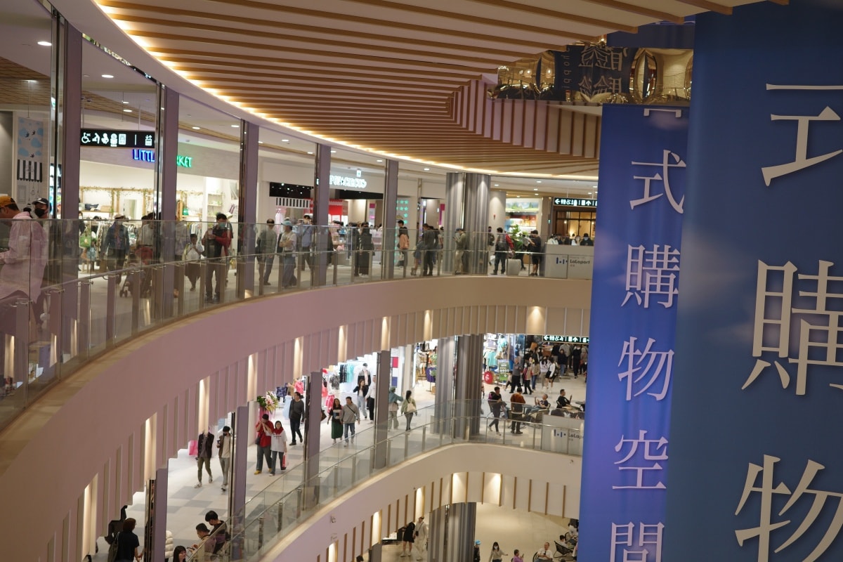 【開箱。百貨推薦】南港LaLaport開幕逛街攻略|從美食到時尚,地下一樓到六樓必逛亮點全面指南 - 第68張圖