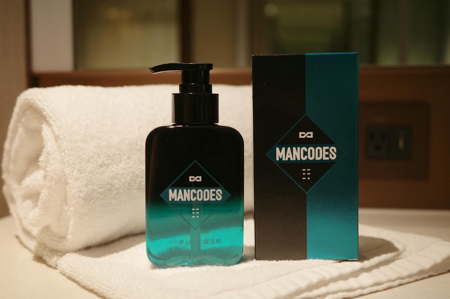 【開箱。男性洗面乳推薦】男人的保養 , 從Mancodes開始——13歲青少年的第一瓶男性洗面乳【左顏右色微酸洗面乳】 - 第1張圖