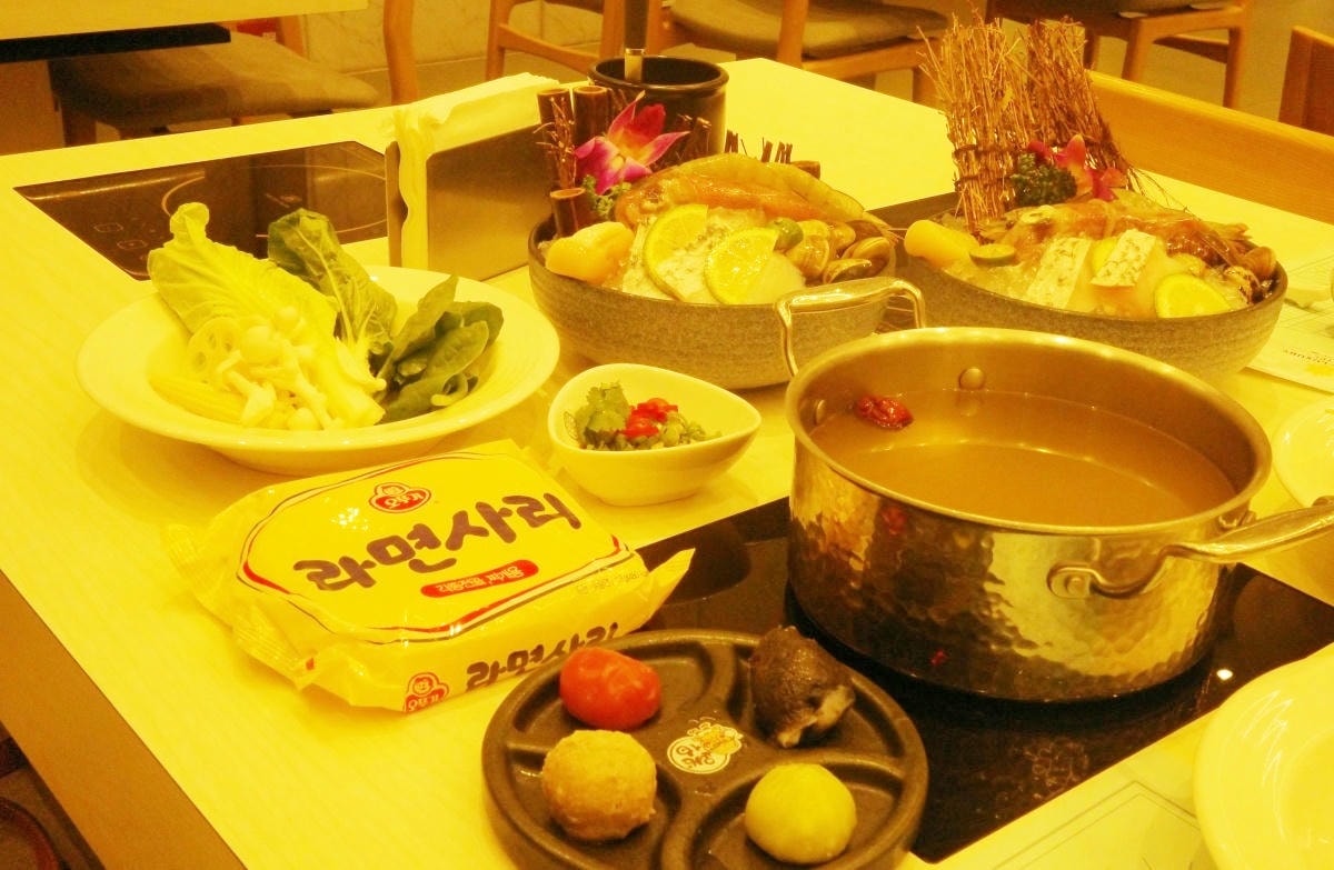 慢旅行。宜蘭住宿推薦】礁溪風華渡假酒店美食攻略｜老丸家EX極致鍋物＋自助早餐三大亮點：火雞肉飯、牛肉湯、現煎蛋餅蘿蔔糕–