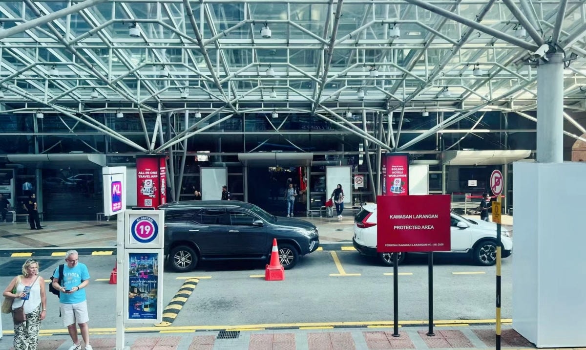 【出走。馬來西亞】吉隆坡交通攻略|機場快線、Grab叫車、隨上隨下觀光巴士 , 輕鬆遊玩馬來西亞首都 - 第60張圖