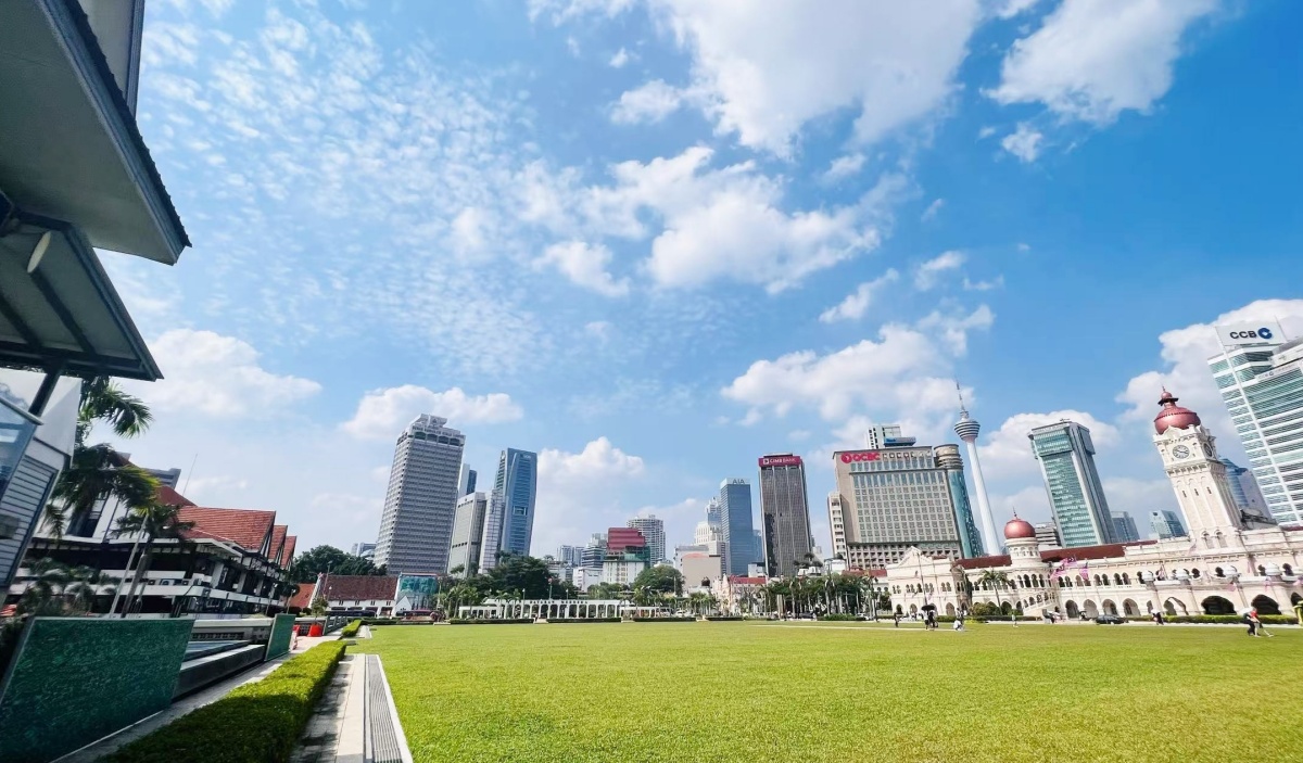 【出走。馬來西亞】吉隆坡景點|漫遊舊城區英國殖民時期建築 ,EP3.獨立廣場(Dataran Merdeka)+蘇丹阿布都薩馬德大廈(Sultan Abdul Samad Building) - 第23張圖
