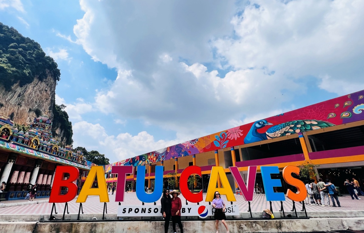 【出走。馬來西亞】吉隆坡郊外景點|黑風洞(Batu Caves) , 探索馬來西亞最壯麗的印度聖地 - 第2張圖