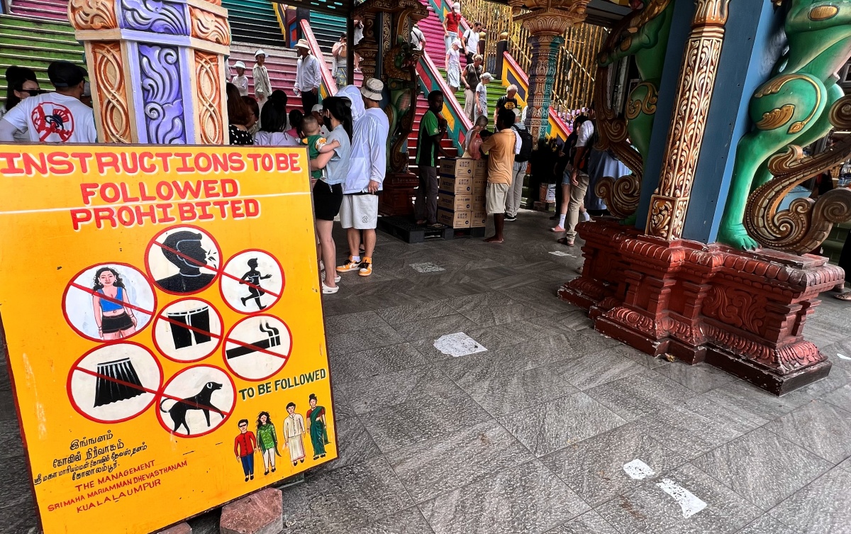 【出走。馬來西亞】吉隆坡郊外景點|黑風洞(Batu Caves) , 探索馬來西亞最壯麗的印度聖地 - 第8張圖