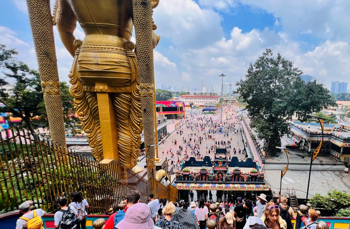 【出走。馬來西亞】吉隆坡郊外景點|黑風洞(Batu Caves) , 探索馬來西亞最壯麗的印度聖地 - 第12張圖