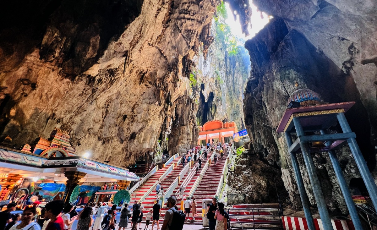【出走。馬來西亞】吉隆坡郊外景點|黑風洞(Batu Caves) , 探索馬來西亞最壯麗的印度聖地 - 第18張圖