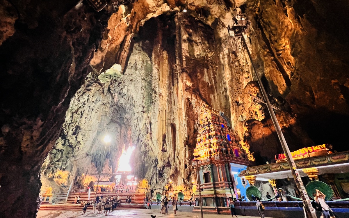 【出走。馬來西亞】吉隆坡郊外景點|黑風洞(Batu Caves) , 探索馬來西亞最壯麗的印度聖地 - 第16張圖