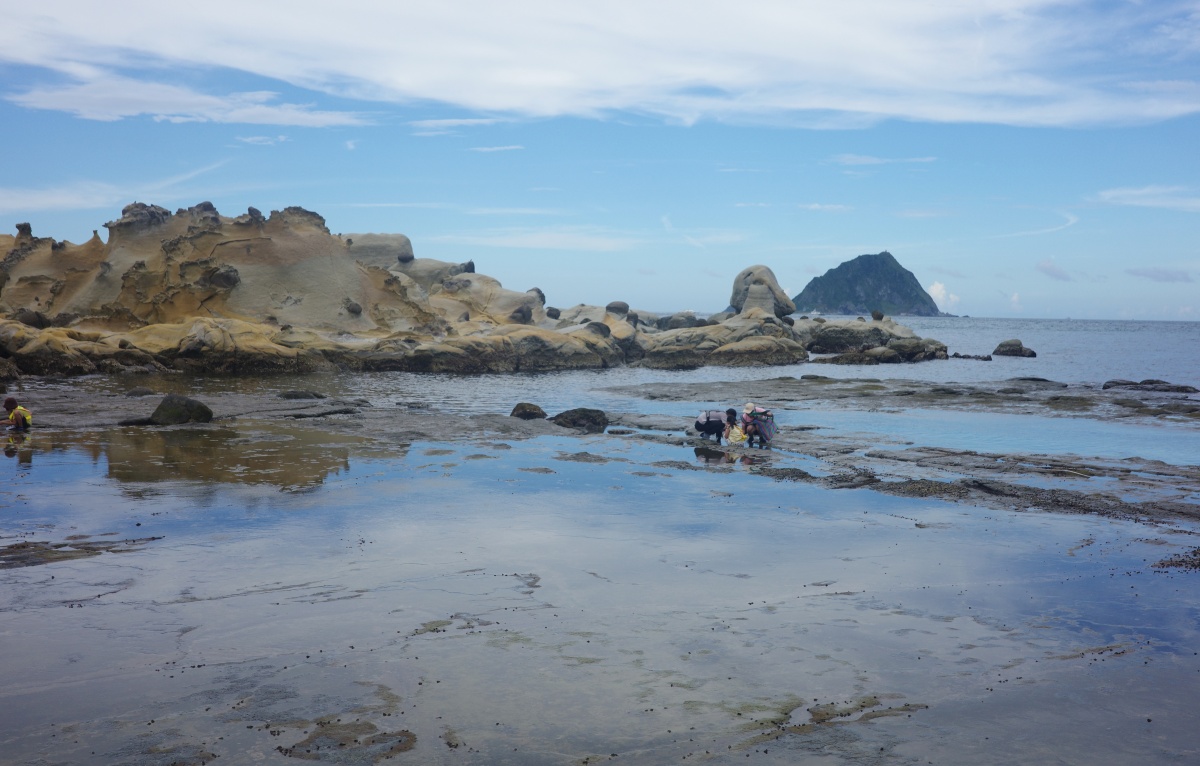 【慢旅行。基隆景點推薦】和平島地質公園|阿拉寶灣秘境導覽 , 隱藏版海蝕地景 , 遇見基隆嶼的絕美路線 - 第19張圖