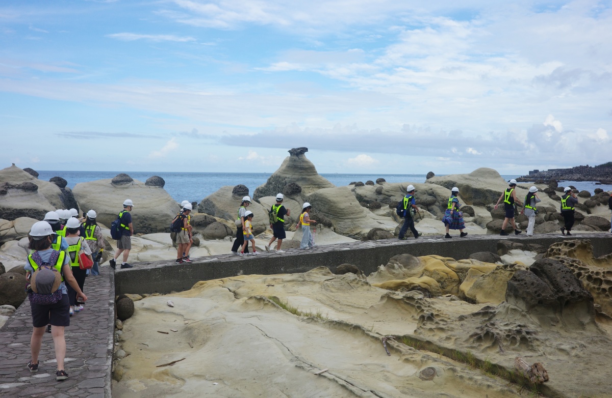 【慢旅行。基隆景點推薦】和平島地質公園|阿拉寶灣秘境導覽 , 隱藏版海蝕地景 , 遇見基隆嶼的絕美路線 - 第35張圖