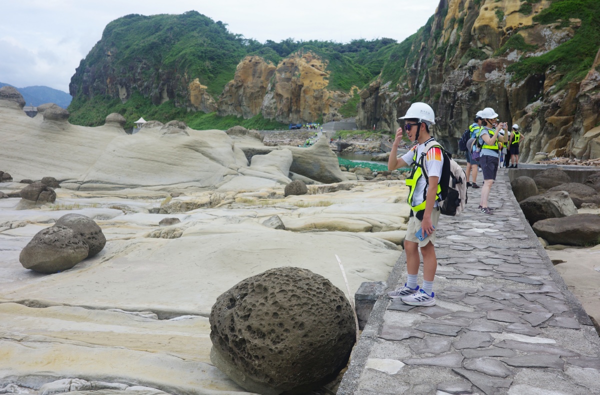 【慢旅行。基隆景點推薦】和平島地質公園|阿拉寶灣秘境導覽 , 隱藏版海蝕地景 , 遇見基隆嶼的絕美路線 - 第38張圖