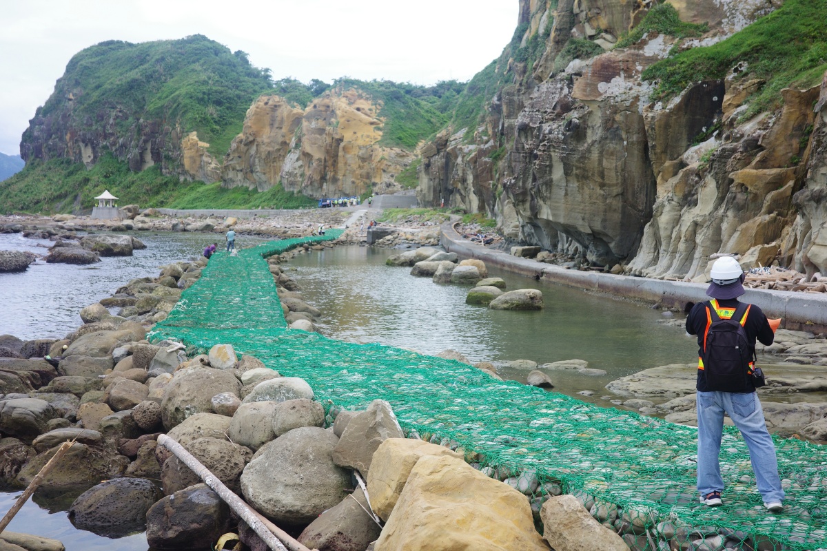 【慢旅行。基隆景點推薦】和平島地質公園|阿拉寶灣秘境導覽 , 隱藏版海蝕地景 , 遇見基隆嶼的絕美路線 - 第25張圖