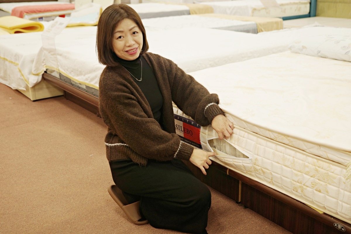 【開箱。床墊推薦】歐寶床墊(Oubau)｜如何挑一張可以用10年的好床？走一趟鶯歌30年製床工廠 , 彈簧、乳膠、結構一次看懂