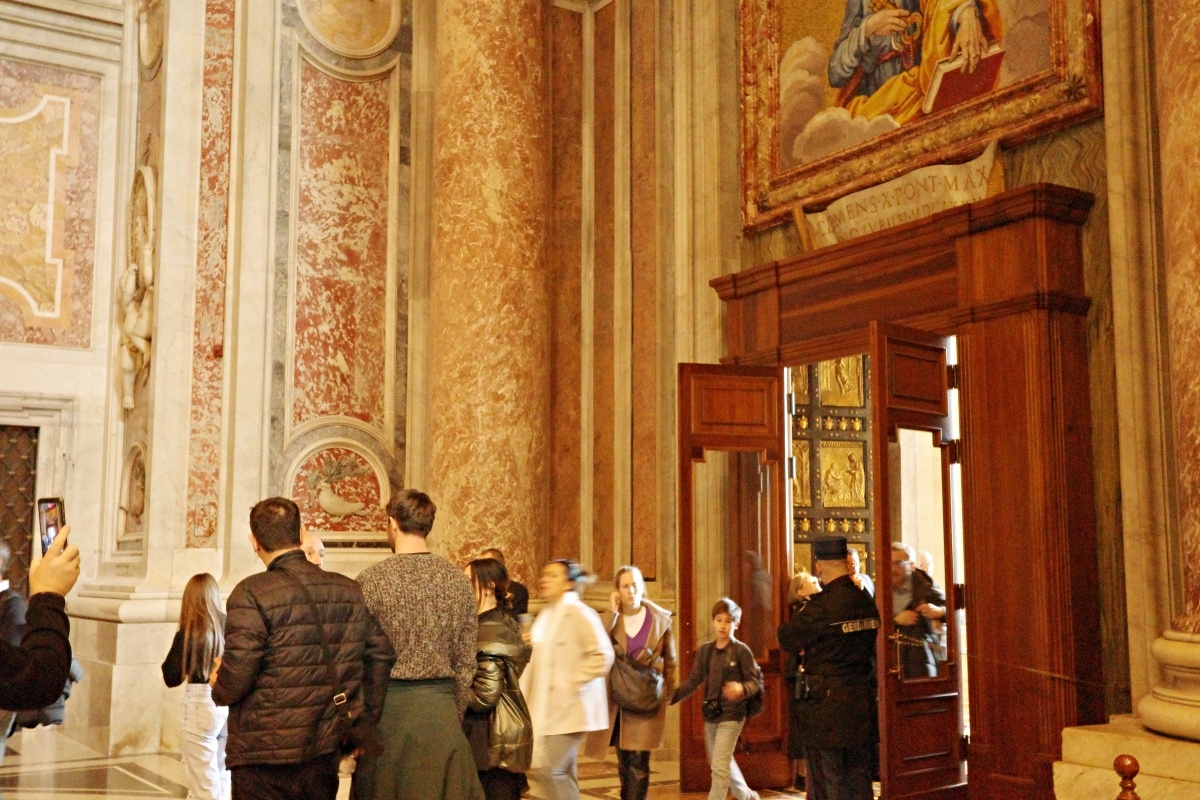 【出走。義大利】梵蒂岡自由行攻略｜一次搞懂必看亮點、購票、交通 , EP2.聖彼得大教堂(Basilica di San Pietro)