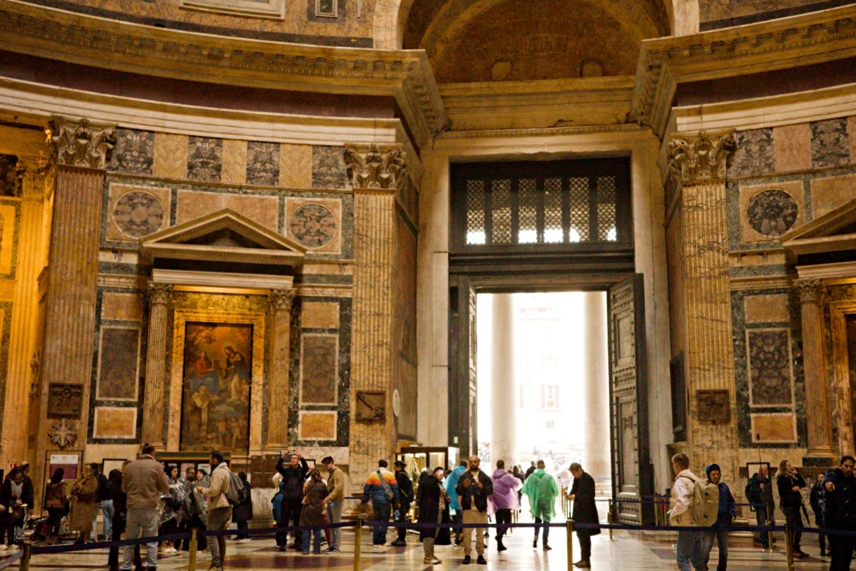 【出走。義大利】羅馬散步路線|西班牙廣場→萬神殿→許願池 , 必看亮點 × 周邊人氣美食 - 第33張圖 【出走。義大利】羅馬散步路線|西班牙廣場→萬神殿→許願池 , 必看亮點 × 周邊人氣美食