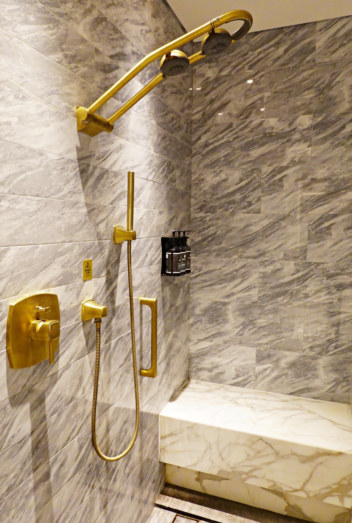 【出走。澳門】2026澳門跨年3天2夜｜把17至18世紀歐洲「中式古典」搬進澳門 , 「上葡京酒店」中西合璧設計細節一次看