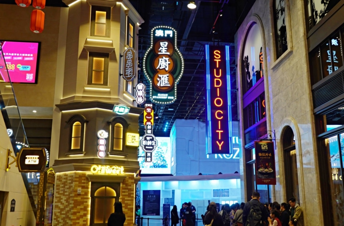【出走。澳門】2026澳門跨年3天2夜｜澳門新濠影滙W酒店(W Macau–Studio) , 把電影、音樂搬進房間裡