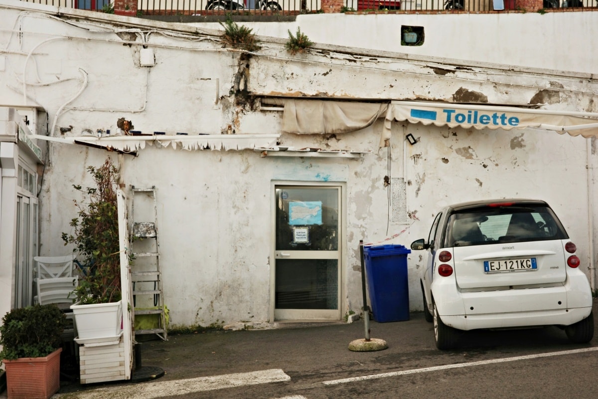【出走。義大利】卡布里島(Capri)一日遊｜冬天值得去嗎？從蘇連多搭船前往 , 冬天參加環島船 , 山頂市區散步