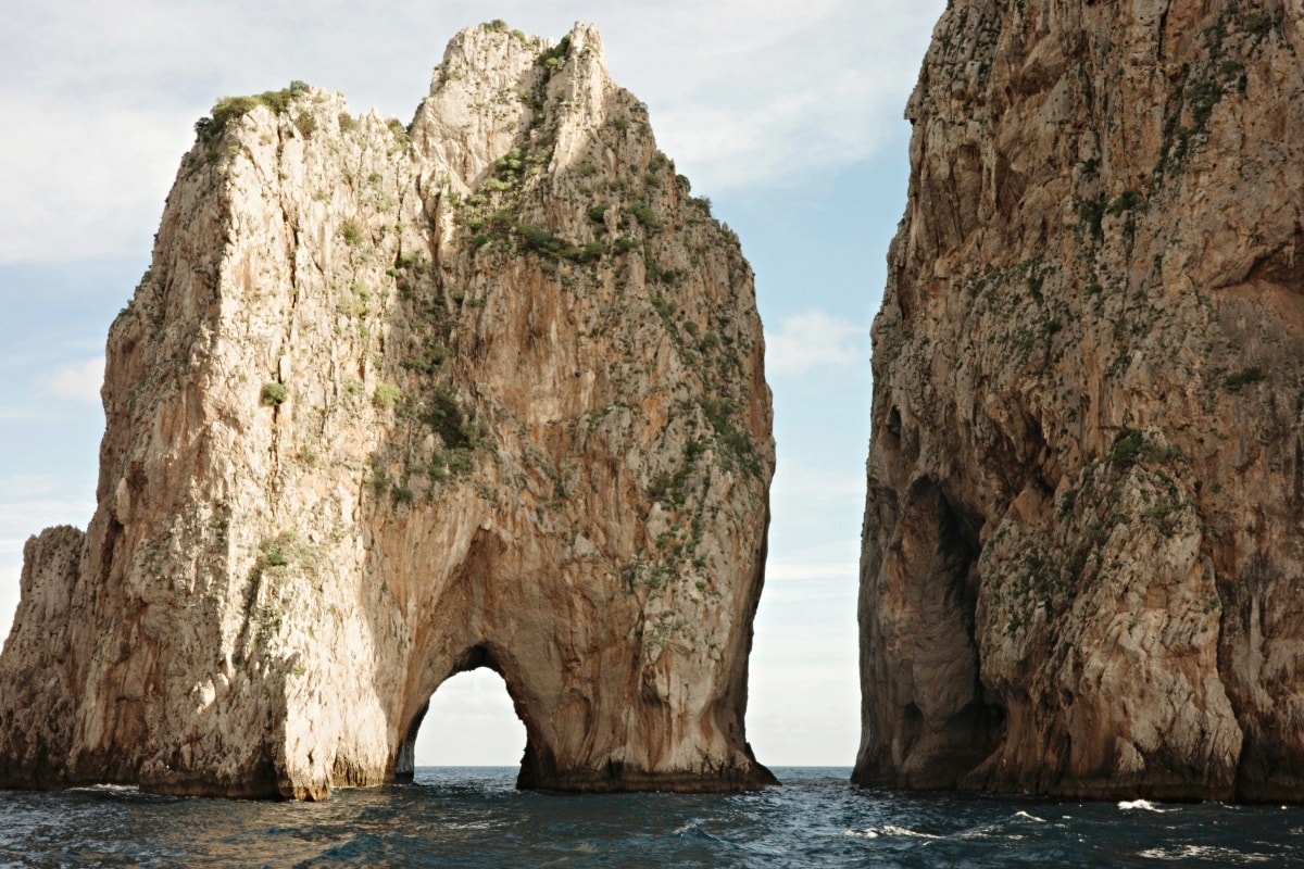 【出走。義大利】卡布里島(Capri)一日遊｜冬天值得去嗎？從蘇連多搭船前往 , 冬天參加環島船 , 山頂市區散步