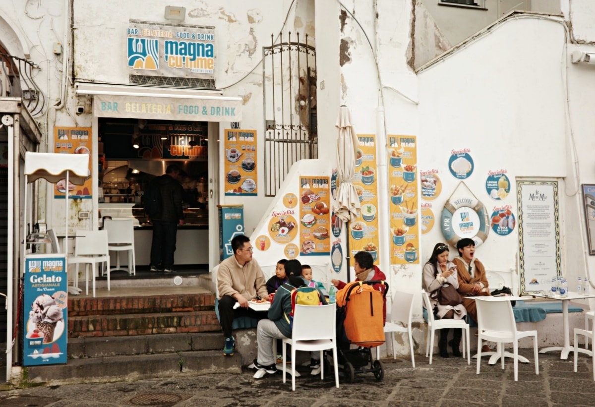 【出走。義大利】卡布里島(Capri)一日遊｜冬天值得去嗎？從蘇連多搭船前往 , 冬天參加環島船 , 山頂市區散步