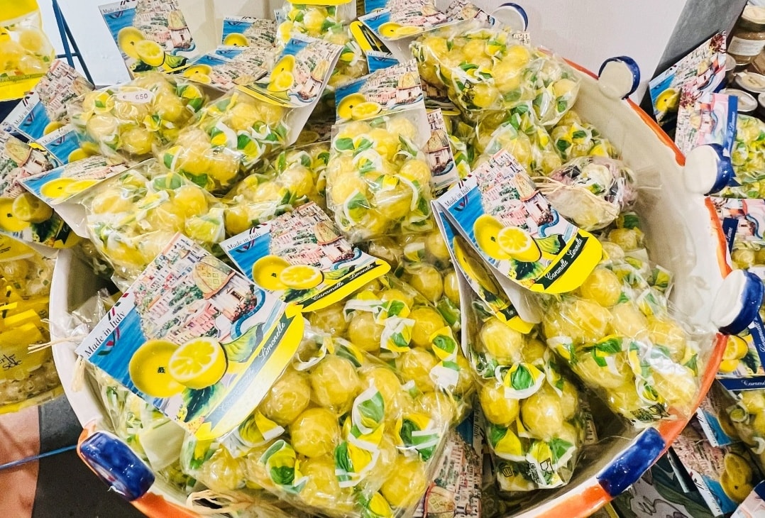 【出走。義大利】波西塔諾(Positano)一日遊｜被《國家地理》推薦的夢幻小鎮  , 從蘇連多搭乘SITA公車30分鐘直達