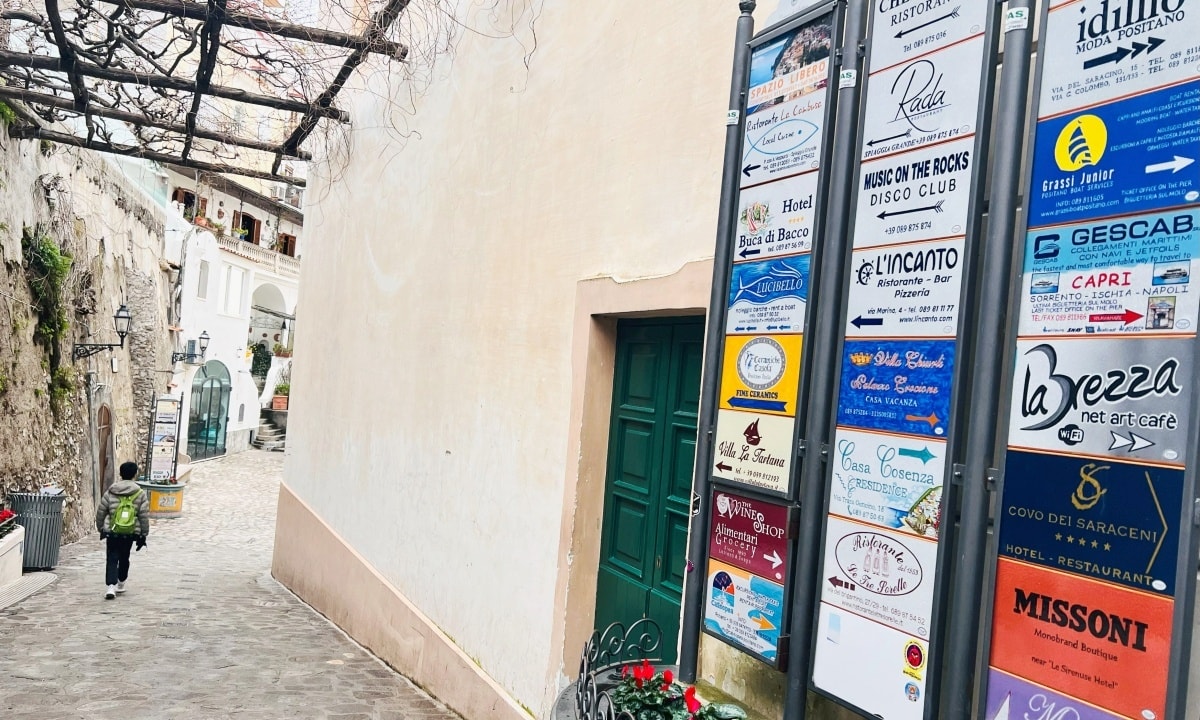 【出走。義大利】波西塔諾(Positano)一日遊｜被《國家地理》推薦的夢幻小鎮  , 從蘇連多搭乘SITA公車30分鐘直達